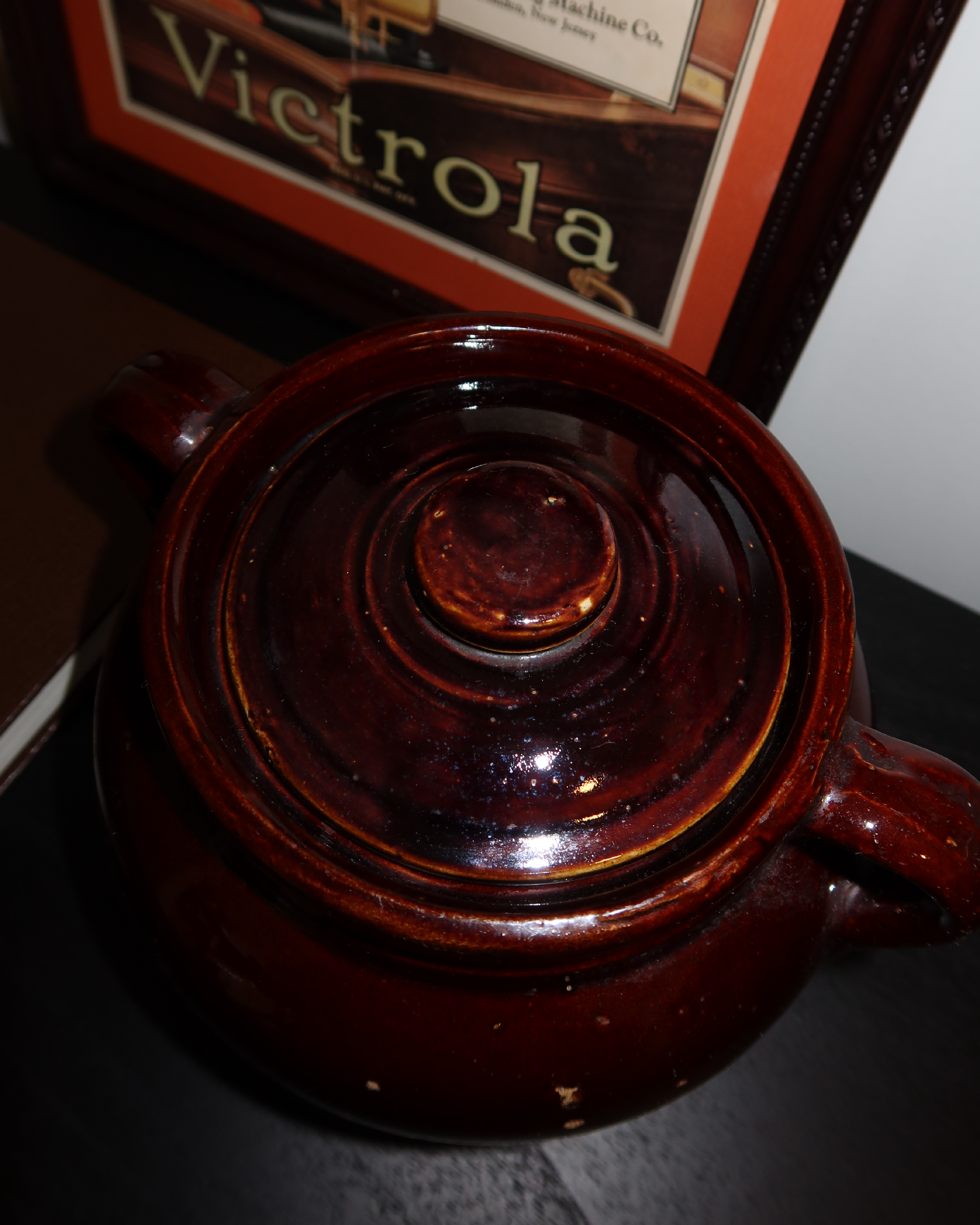 Bronc Brown Ceramic Bean Pot