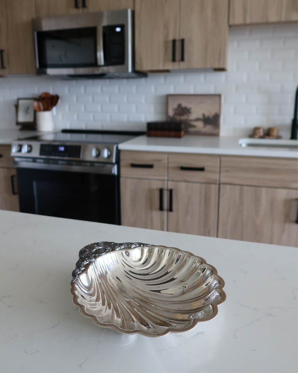 Sandrine 9.75" Silver Shell Tray