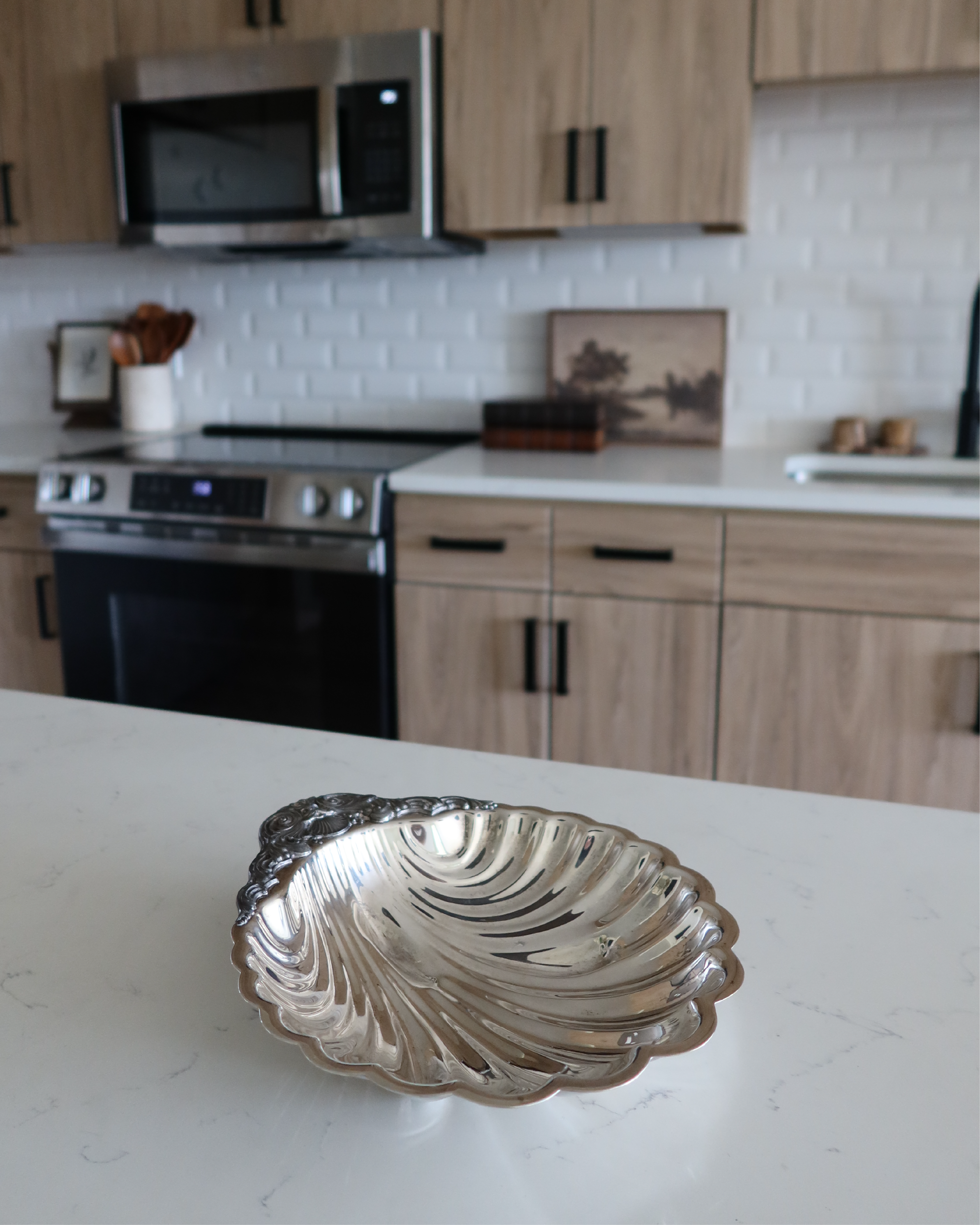 Sandrine 9.75" Silver Shell Tray