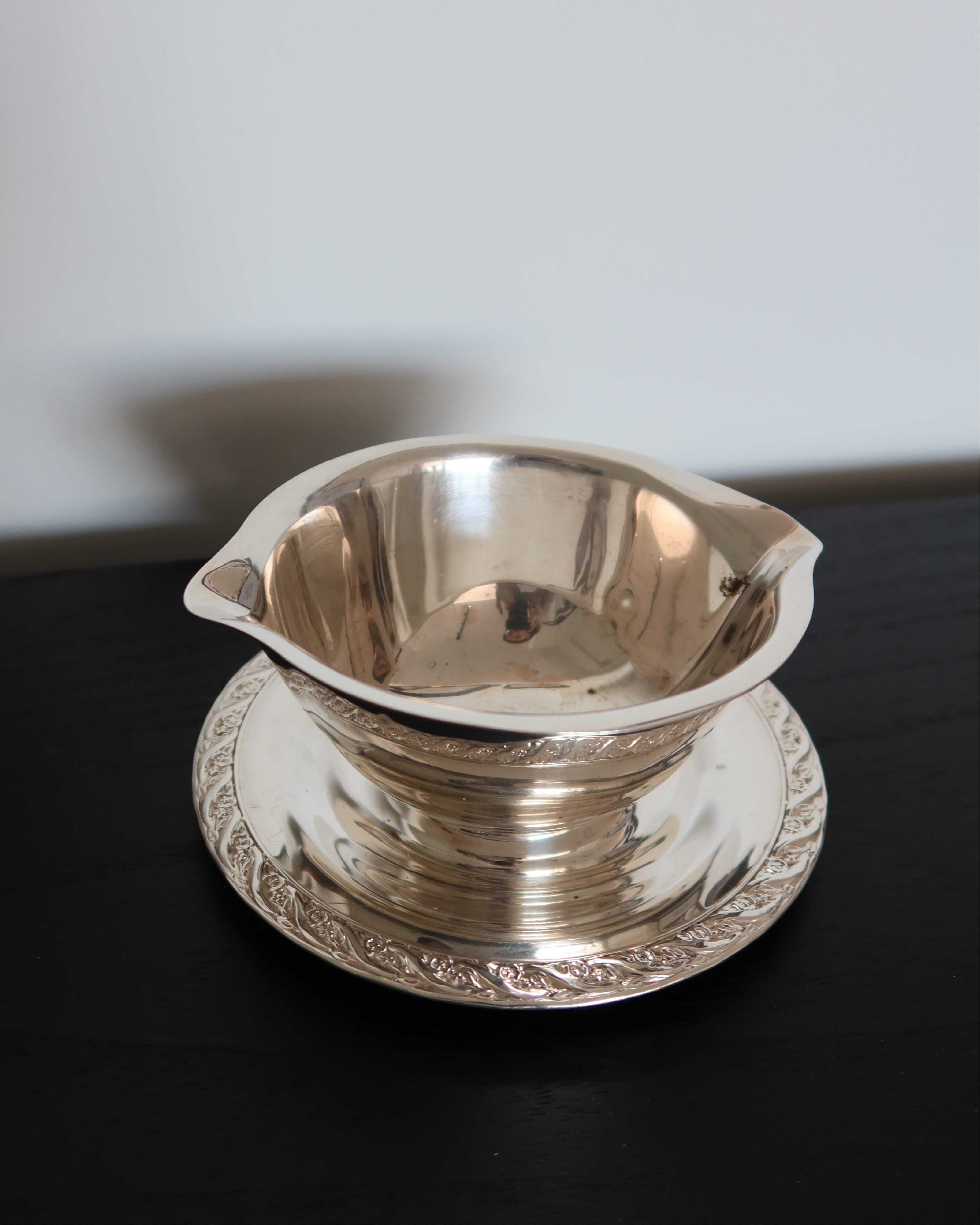 Gianna Gravy Boat w/ Tray