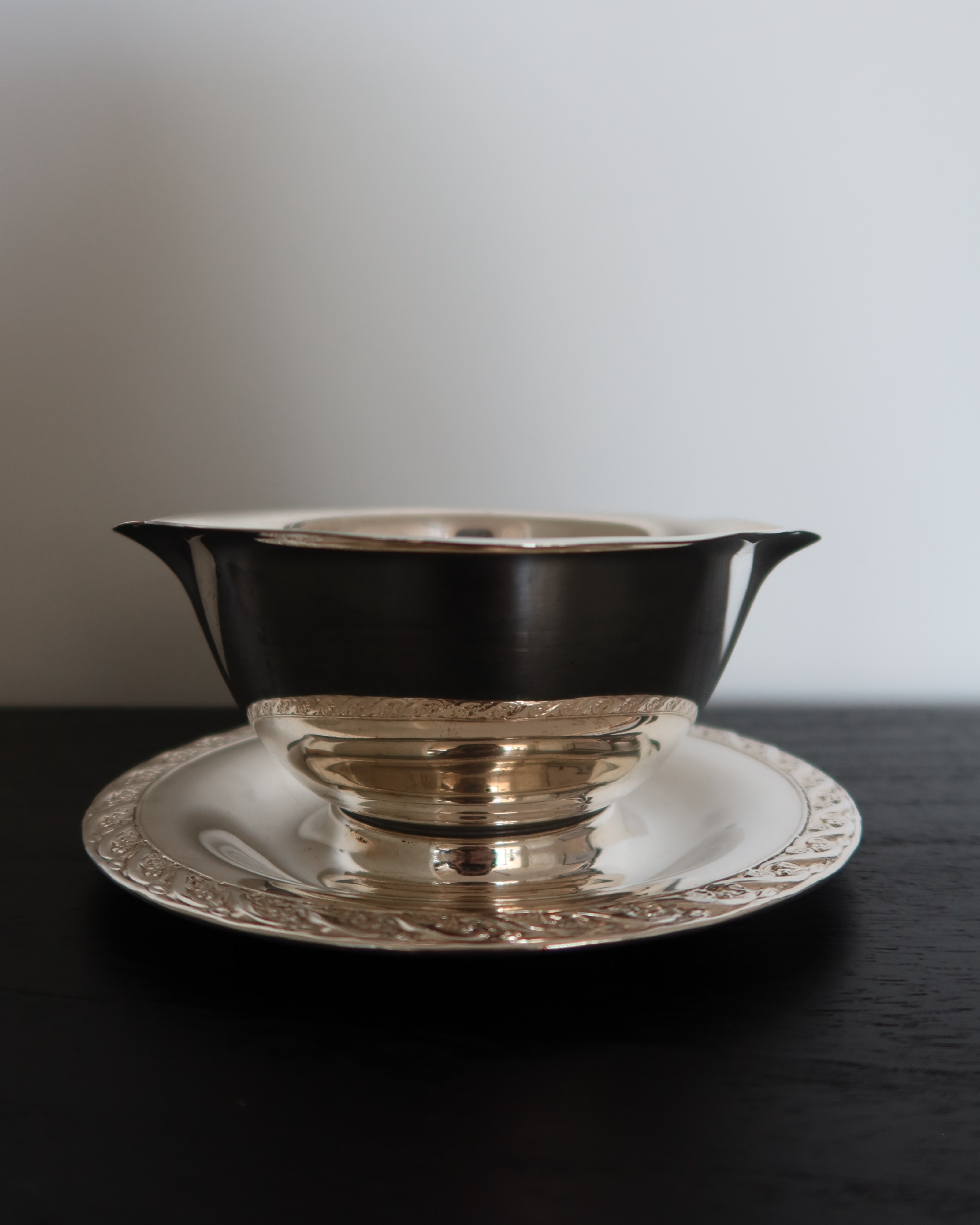 Gianna Gravy Boat w/ Tray