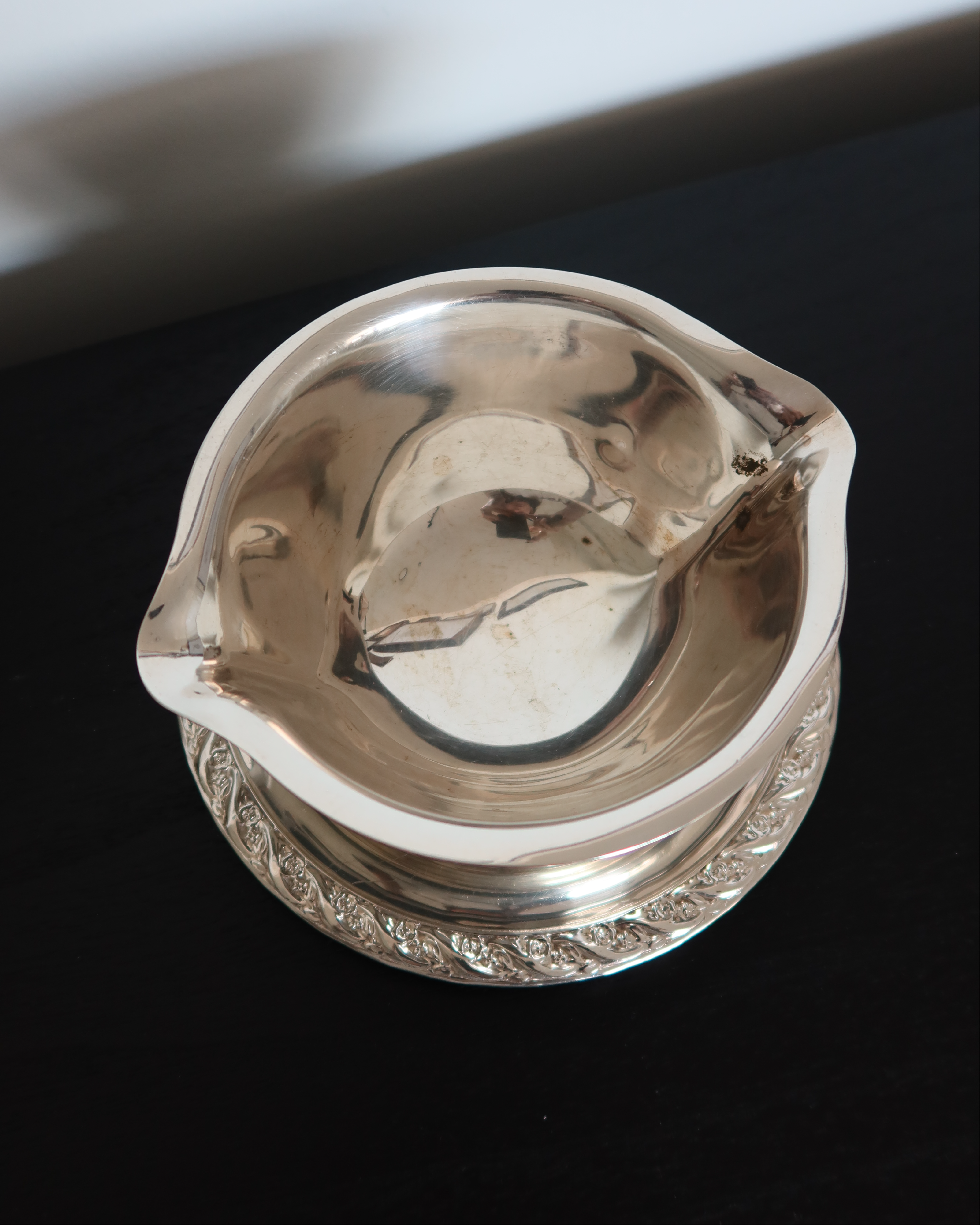 Gianna Gravy Boat w/ Tray