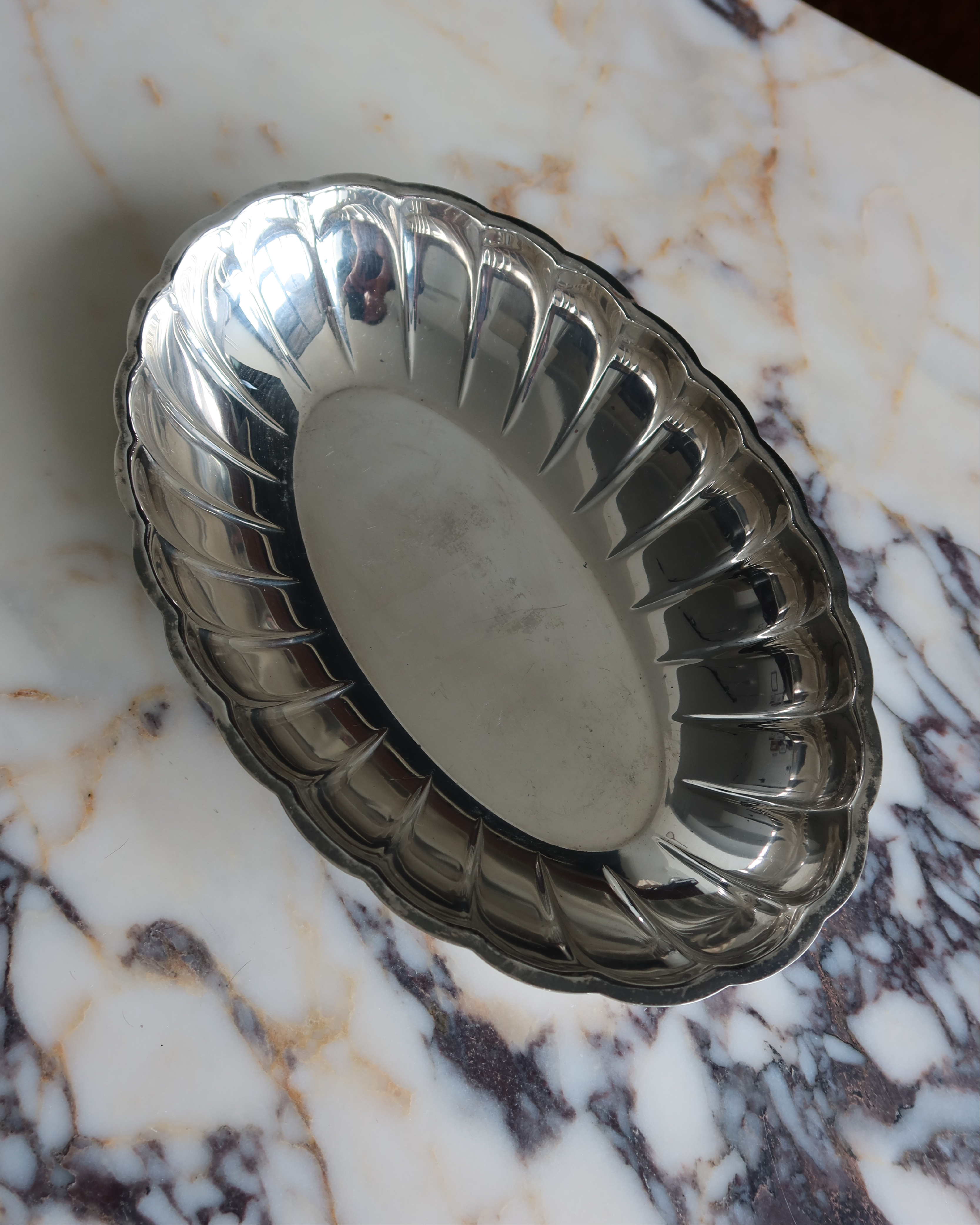 Laurel Scalloped Silver Tray