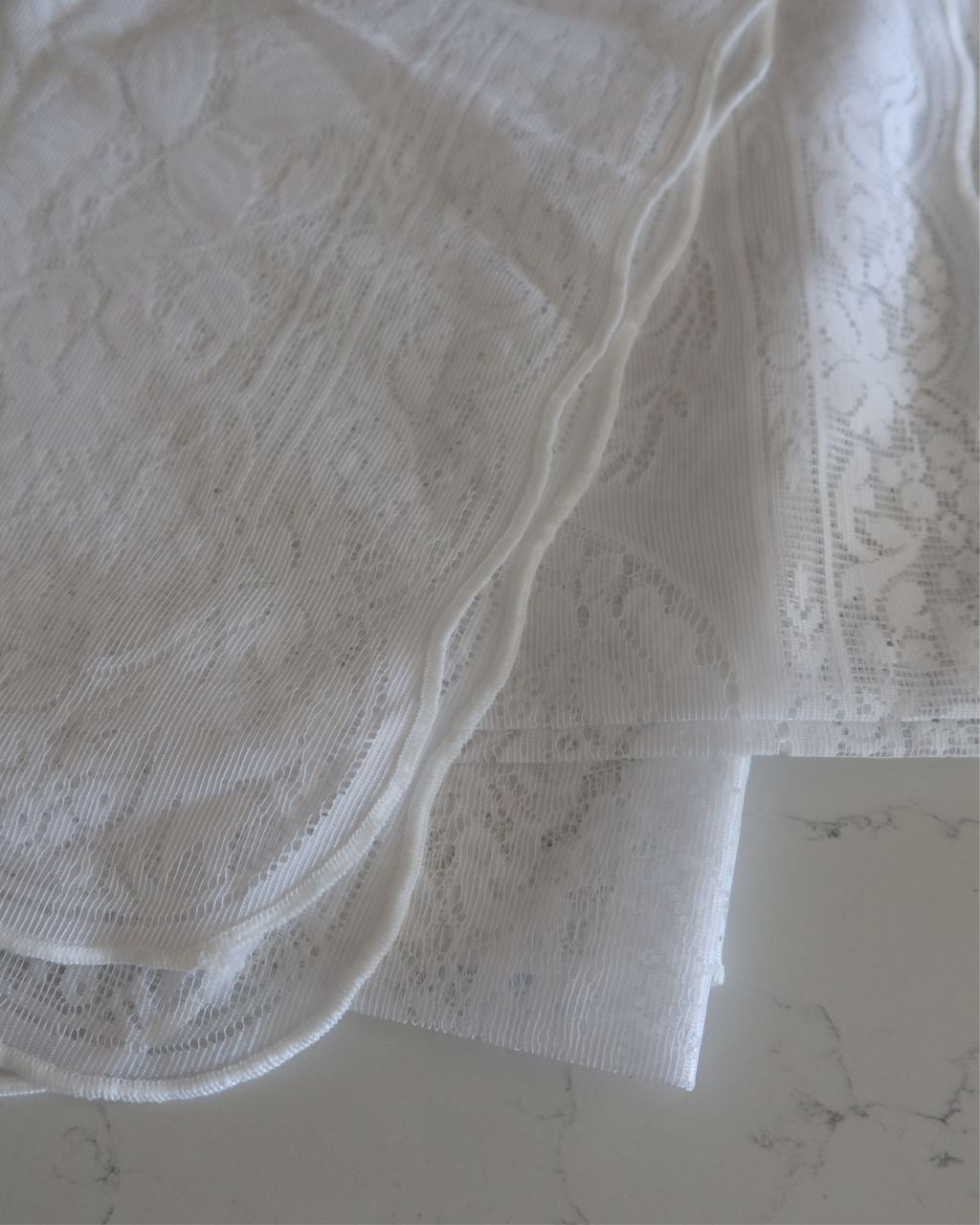 Paulette 70" x 90" Lace Tablecloth